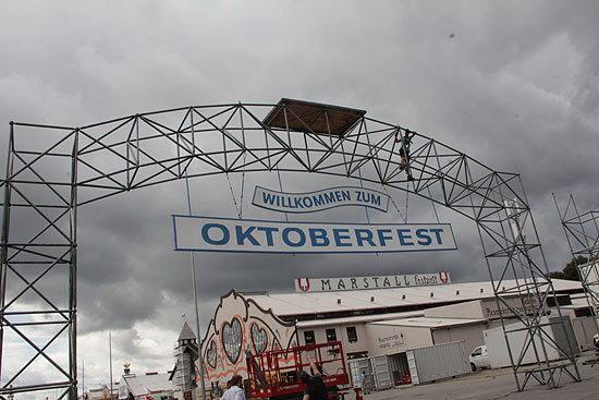 Haupteingang Oktoberfest am 14.08.2018 (©Foto:Marikka-Laila Maisel)